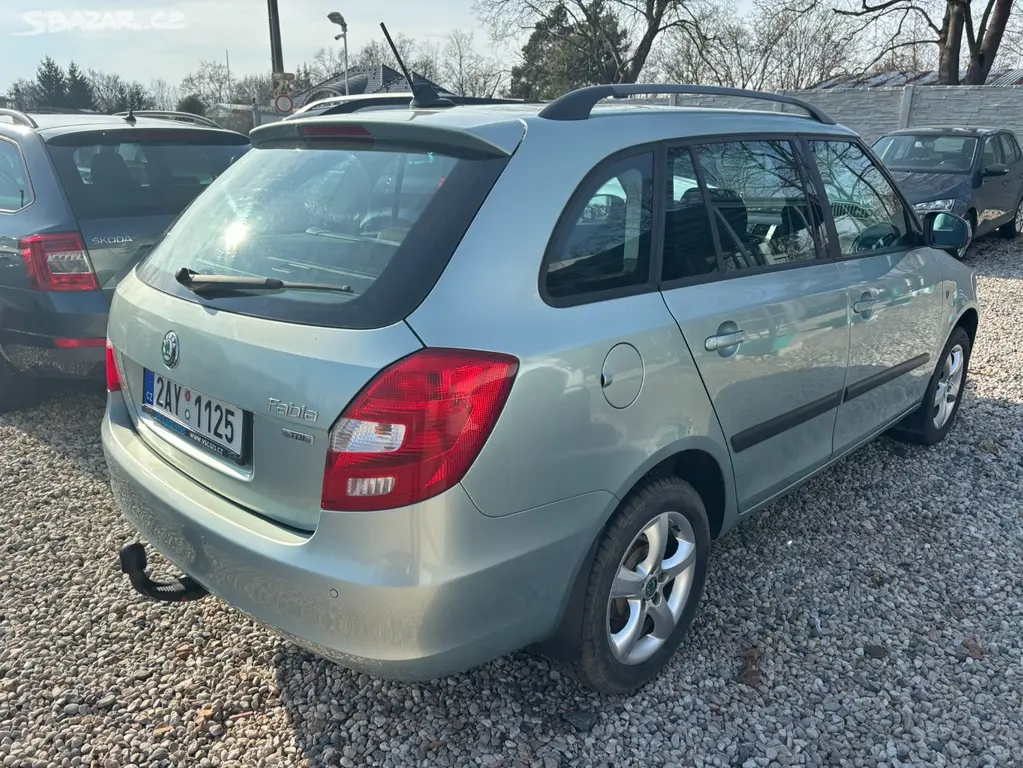 Škoda Fabia 1.6 Tdi 55kw r.v.2012, Serviska - fotka 5