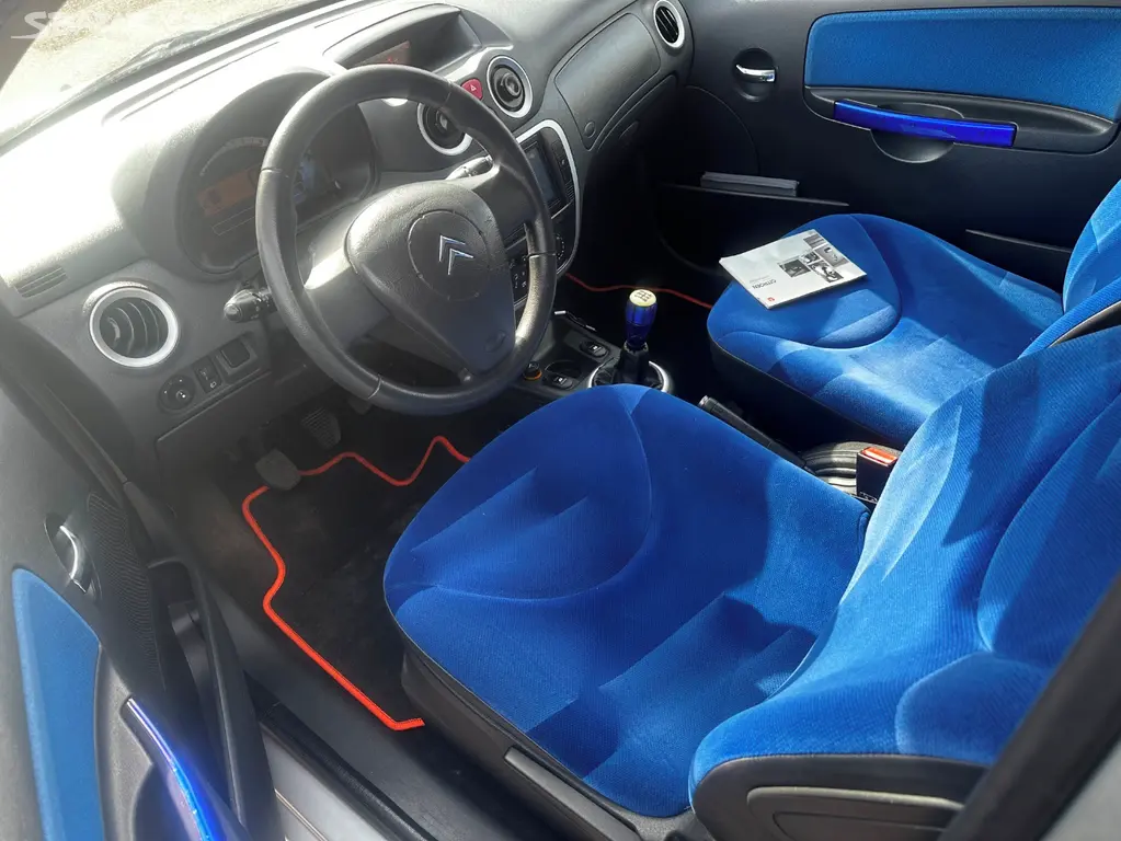 Citroen C2 1.4i, r.2005, serviska, klima, stk - fotka 6