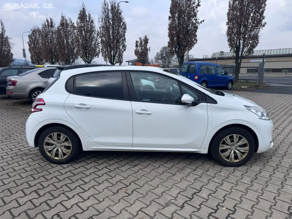 Peugeot 208, 1,2 60 KW 1. MAJ STK - fotka 6