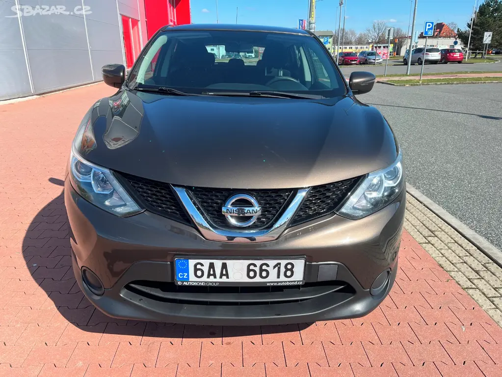 Nissan Qashqai 1.2 85 kW ČR DPH - fotka 4