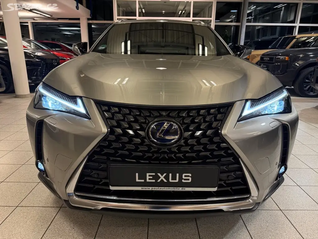 Lexus UX 250 h Style 4x2 - 184 PS - fotka 2