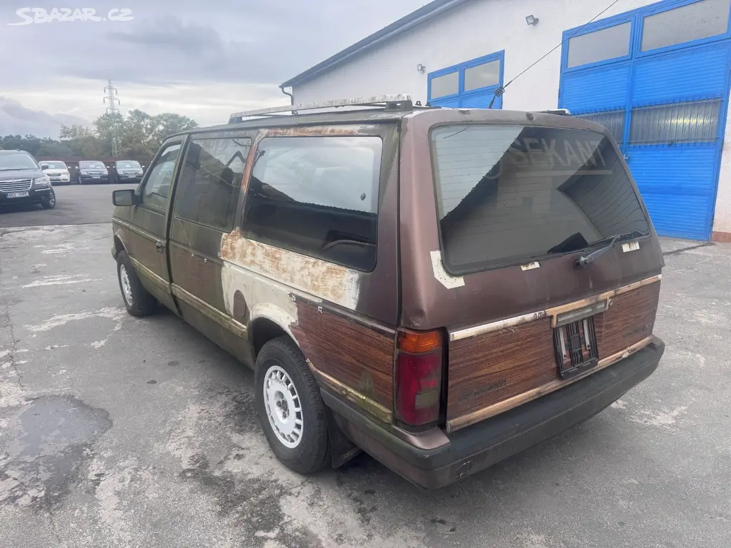 Chrysler Grand Voyager 1 model 1988 3,0 V6 - fotka 3