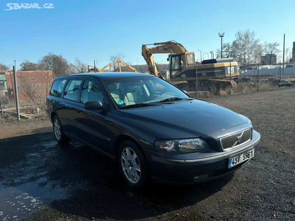 Volvo V70 2.4i 125 kW tažné kůže manuál nová STK