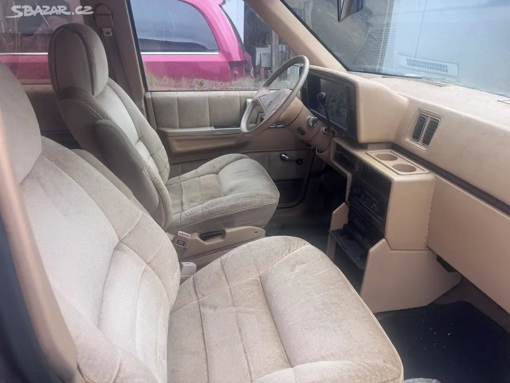 Chrysler Grand Voyager 1 model 1988 3,0 V6 - fotka 6