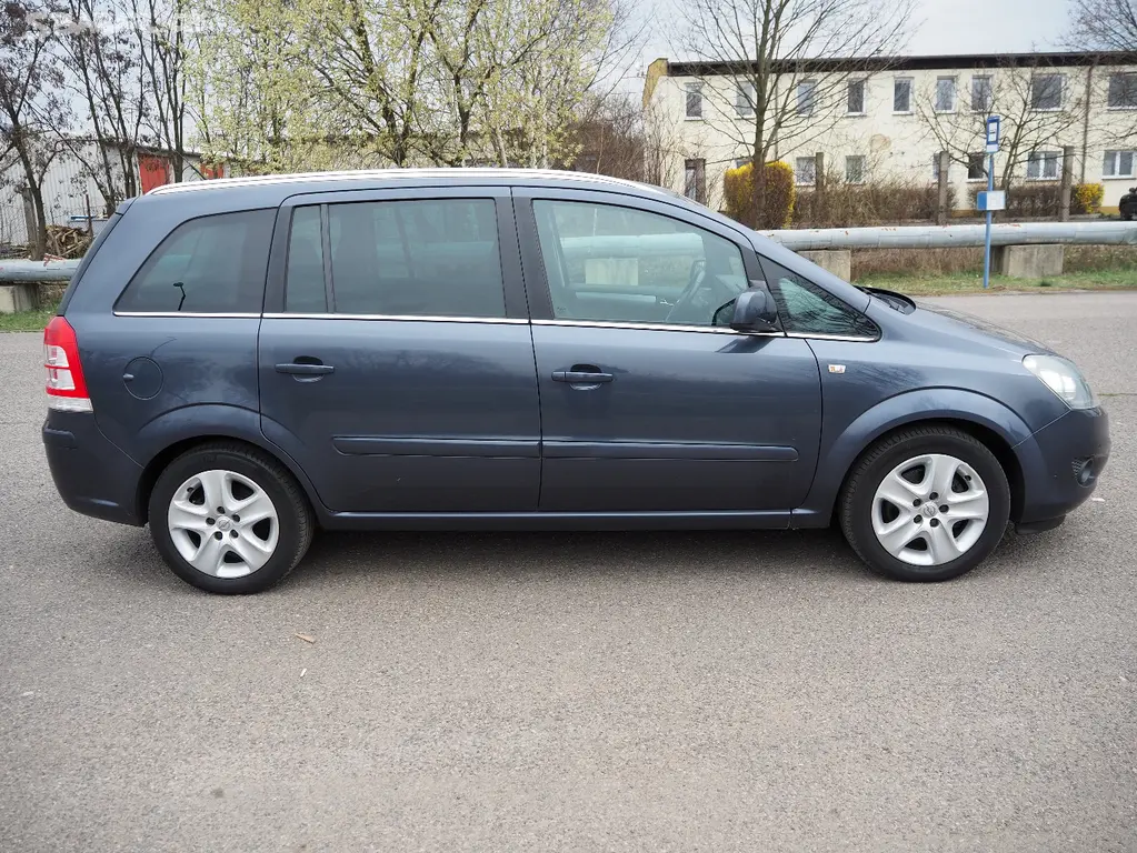 Opel Zafira 1.6 ECOflex KLIMA,7 míst,park. senzory - fotka 4