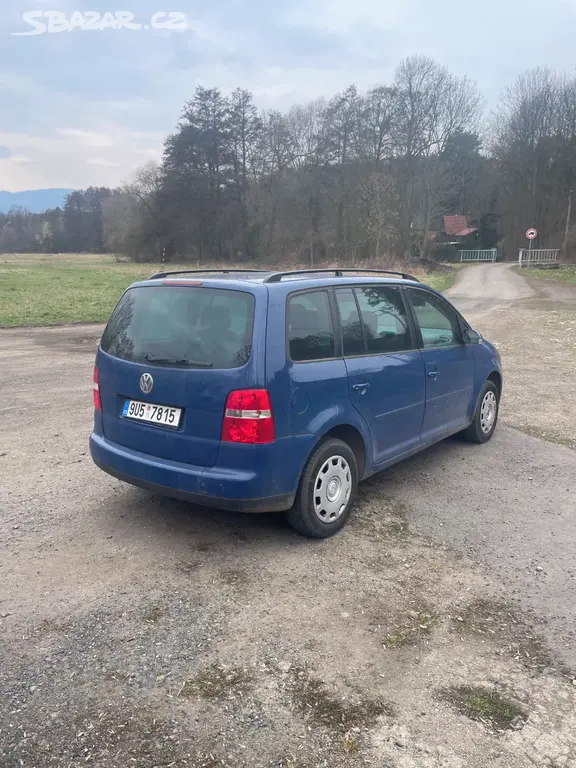 Volkswagen Touran 1.6 - fotka 4