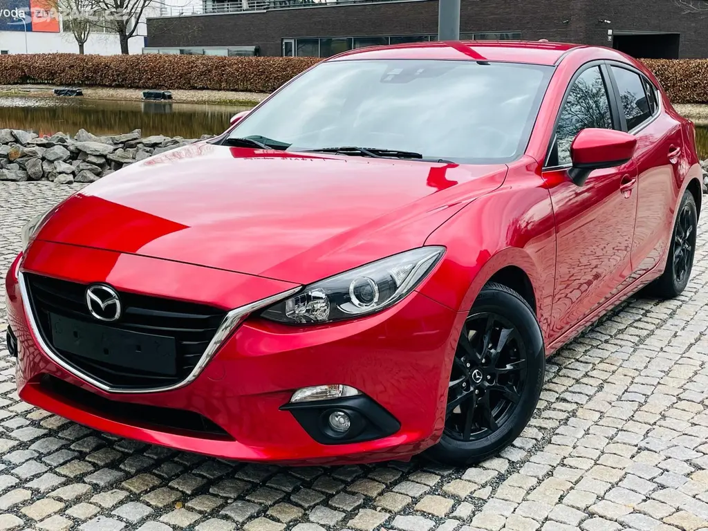 Mazda 3, 2.0i VÝHŘEV TAŽNÉ SERVISKA - fotka 2