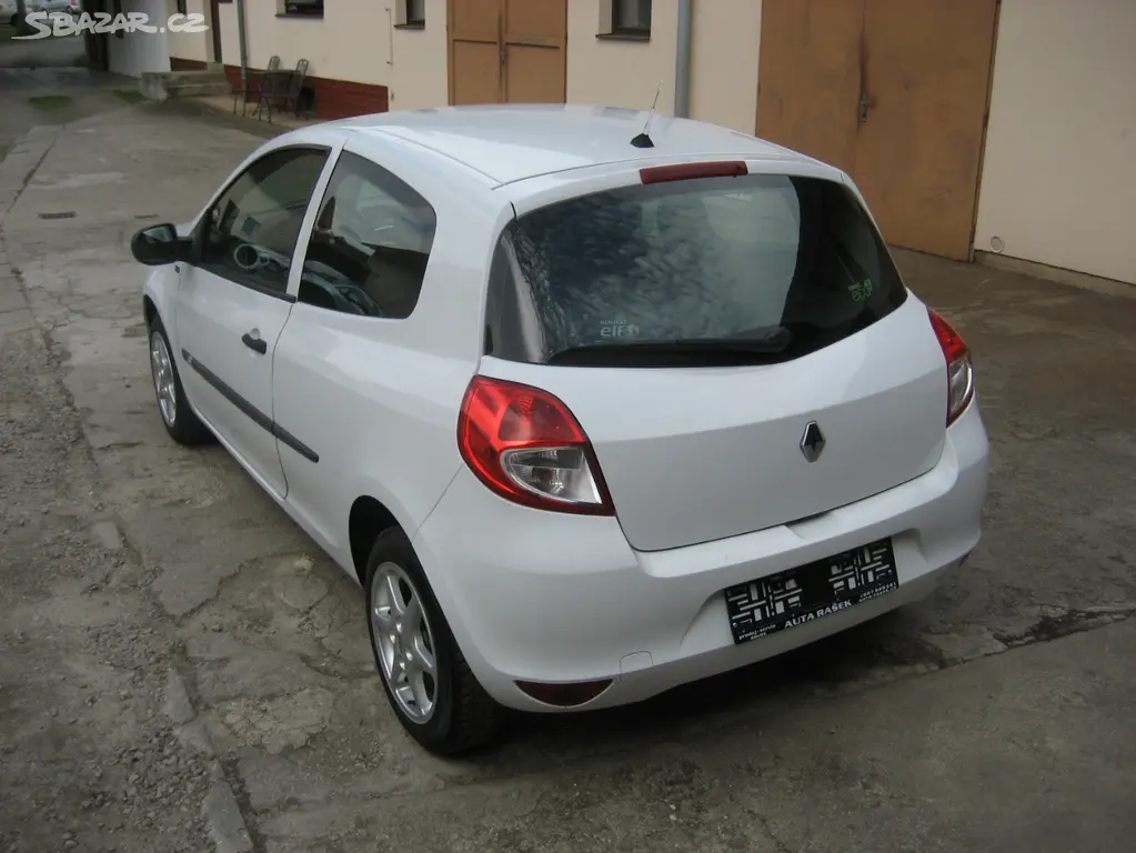 RENAULT CLIO III 1.2, 1. MAJITEL, 123000 KM - fotka 4