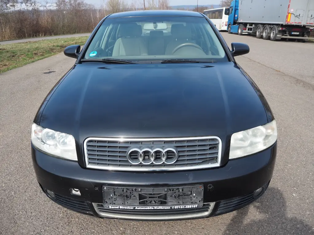 Audi A4 2.5 TDI KLIMA, park. senzory, 120KW - fotka 2