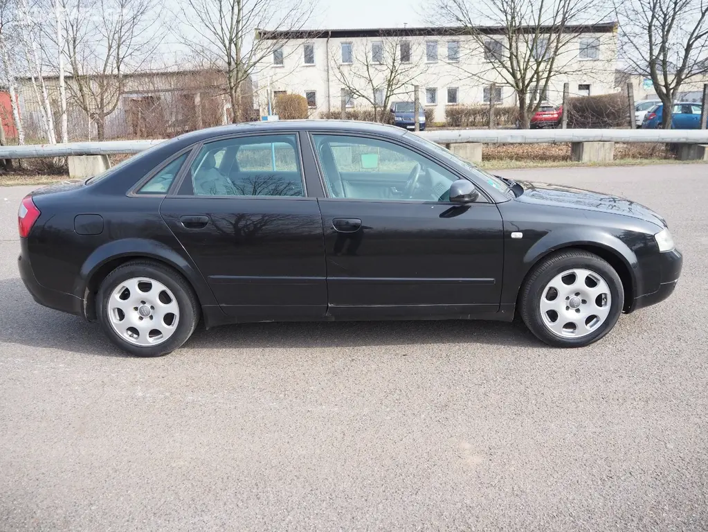 Audi A4 2.5 TDI KLIMA, park. senzory, 120KW - fotka 4