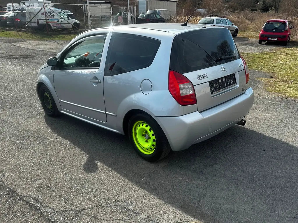Citroen C2 1.4i, r.2005, serviska, klima, stk - fotka 3