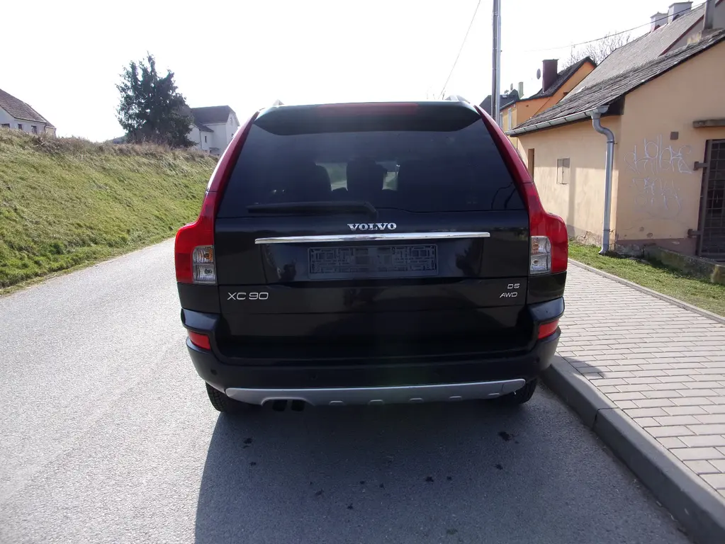 Volvo XC 90 D5 AWD,Xenony,navi,1.majitel,serviska - fotka 6