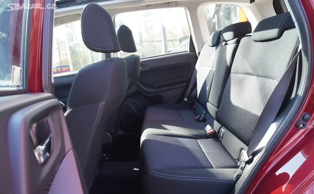 Subaru Forester 2.0i 4x4 manuál benzín 110kw - fotka 5