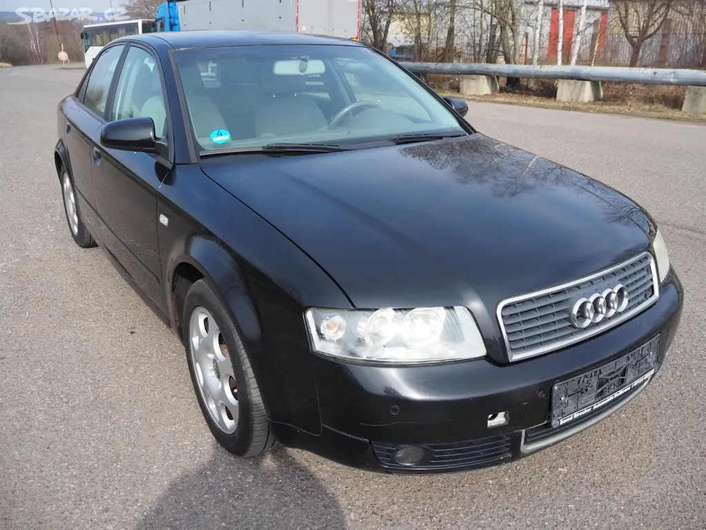 Audi A4 2.5 TDI KLIMA, park. senzory, 120KW - fotka 3