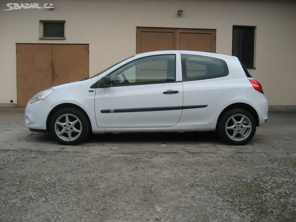 RENAULT CLIO III 1.2, 1. MAJITEL, 123000 KM - fotka 5