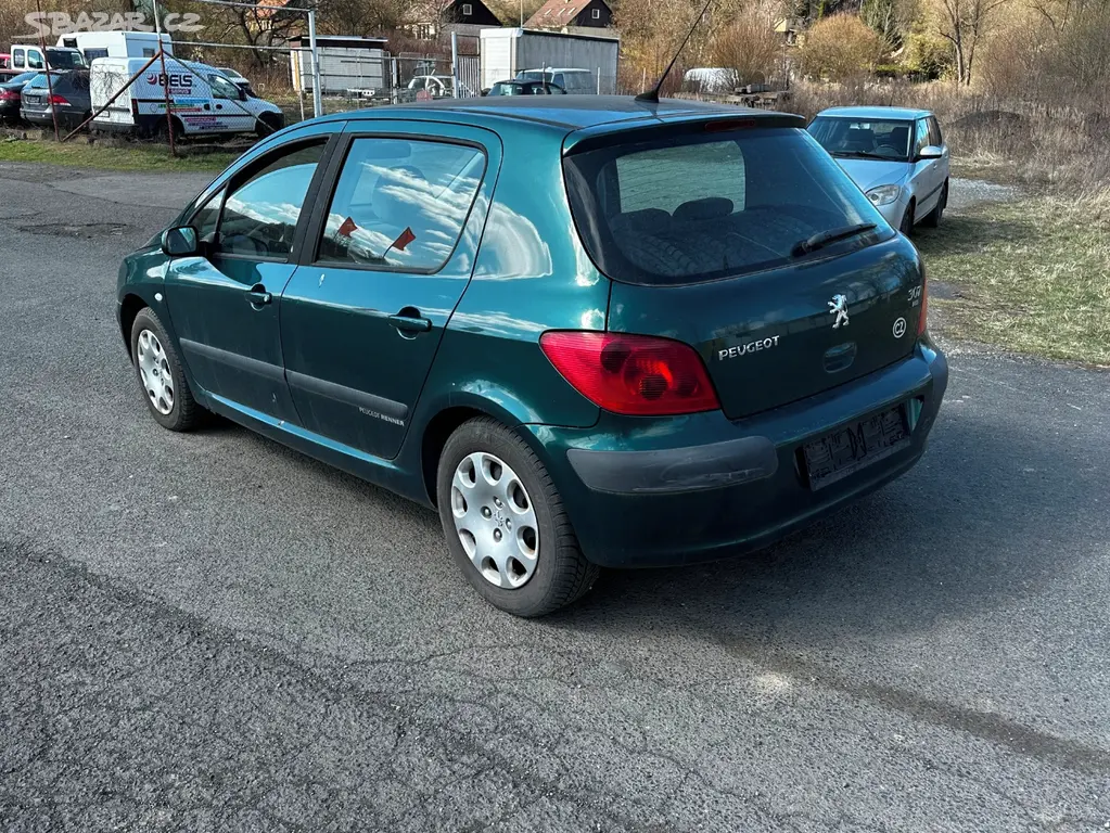 Peugeot 307 1.4HDi, r.2002, sada pneu, STK - fotka 3
