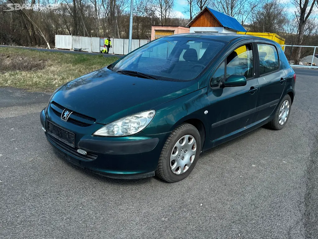 Peugeot 307 1.4HDi, r.2002, sada pneu, STK