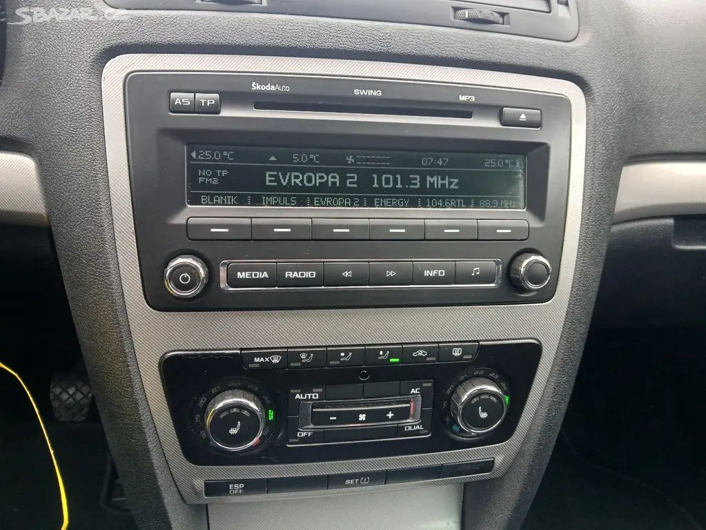 Škoda Octavia Com 1.4 TSI Elegance - fotka 5