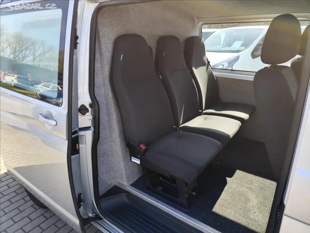Volkswagen Transporter, 2,0TDI 110KW LONG 5MÍST DSG AC - fotka 4