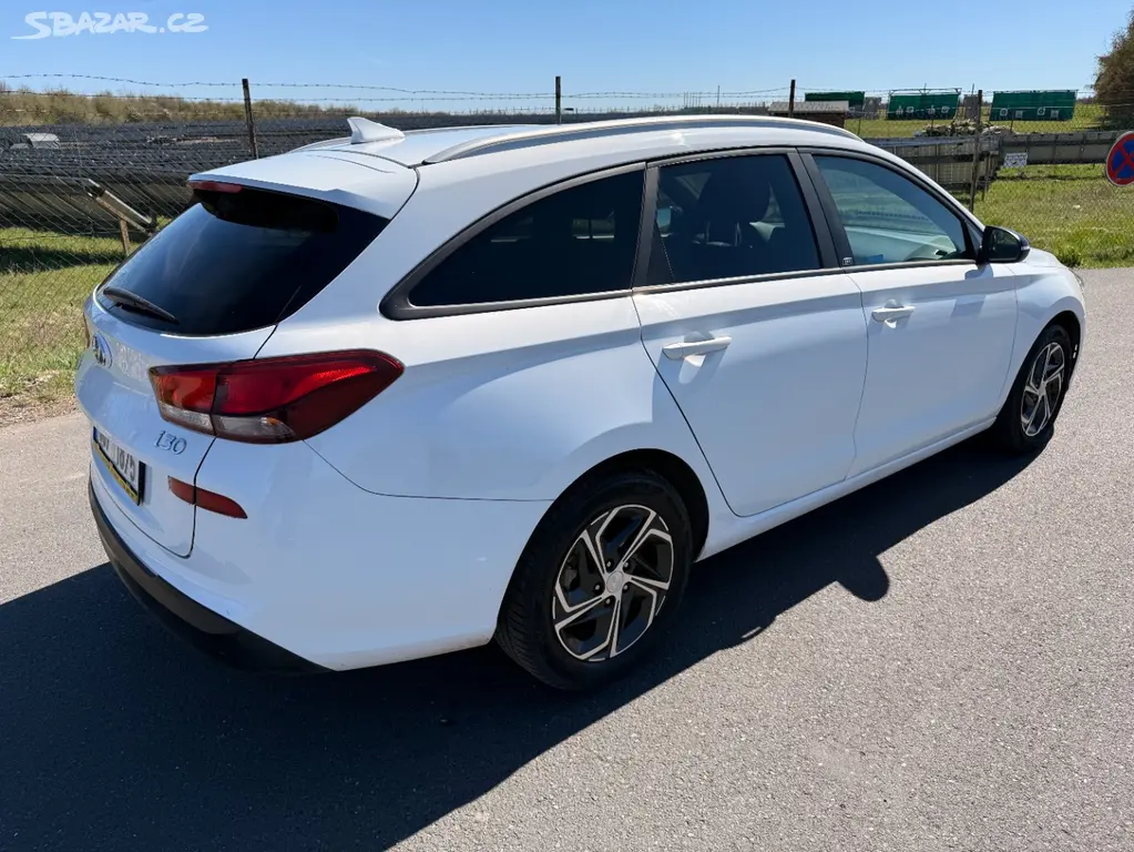 Hyundai I30 2018 1.4 TGDi 97700km včetně DPH - fotka 3