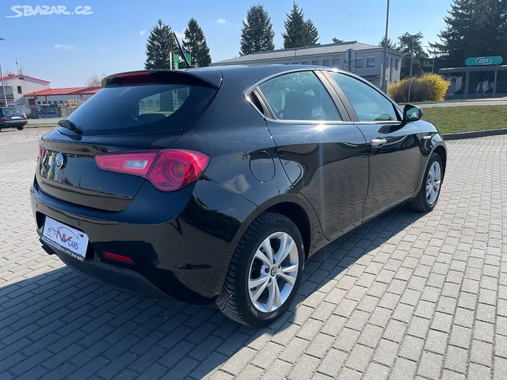 ALFA ROMEO GIULIETTA 1.4T 110KW XENON odp.DPH 2016 - fotka 4