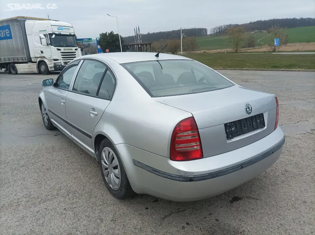 Škoda Superb - fotka 5
