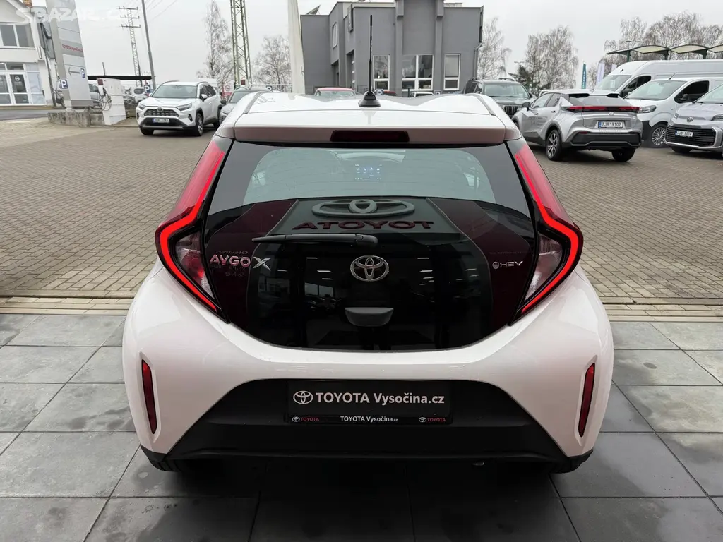 Toyota Aygo, 1.5HEV 116PS Active - fotka 6