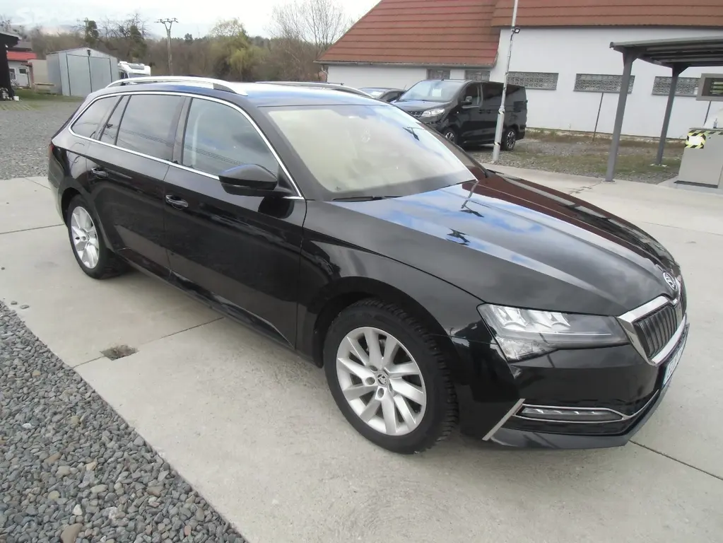 Škoda Superb 1.4 TSI iV 160kW PHEV DSG - fotka 3