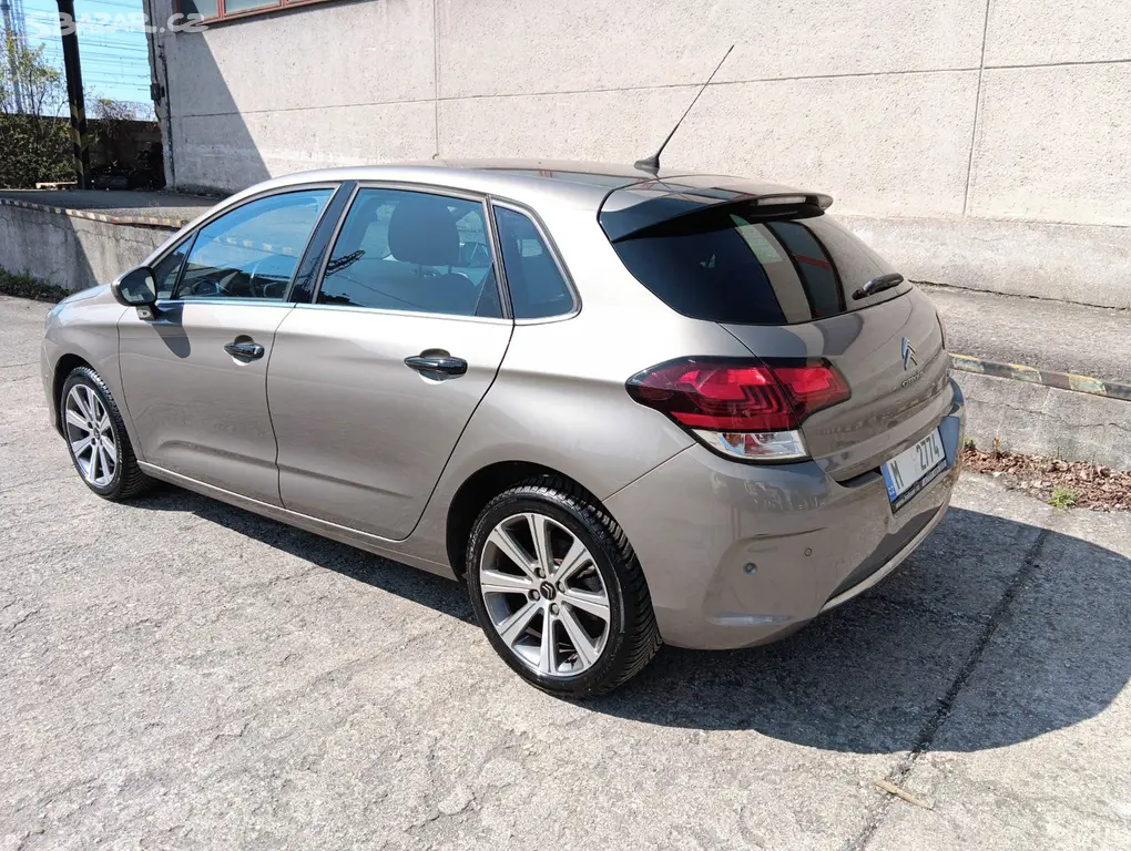 Citroën C4, 1.2i / 96 kW, 2017 - fotka 6
