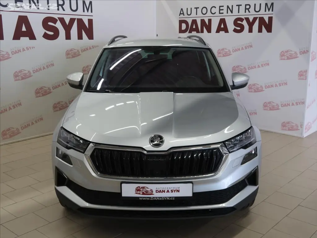 Škoda Karoq, 2,0 TDI DSG Tour 1.majitel - fotka 2