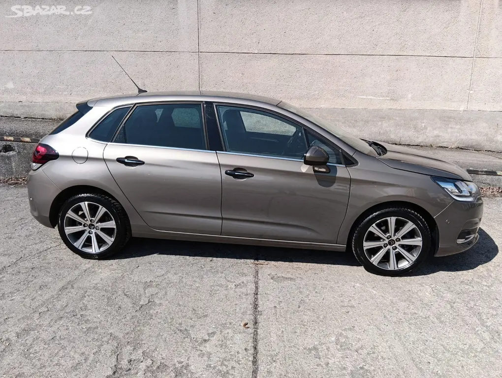 Citroën C4, 1.2i / 96 kW, 2017 - fotka 4