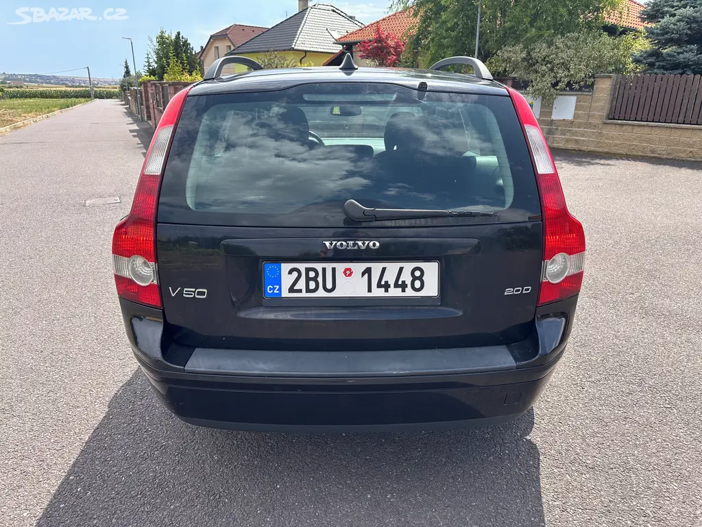 Volvo V50 2.0D - 150 972 km - fotka 4
