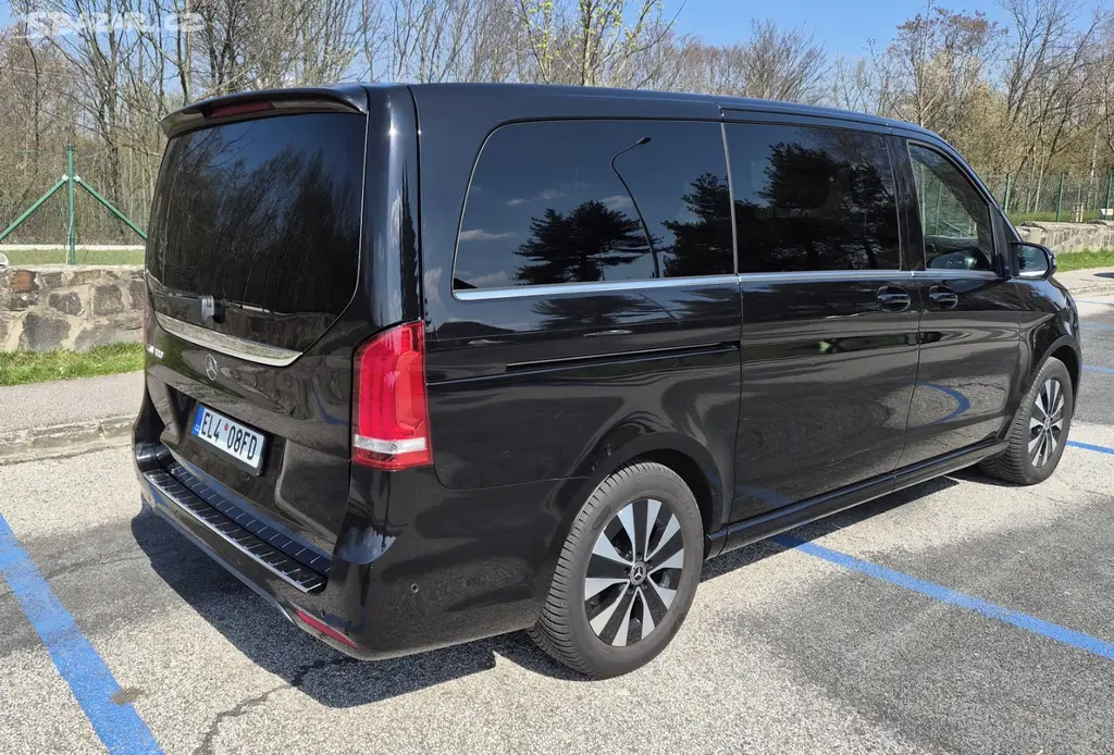 Mercedes-Benz EQV 300 lang, 150kW, 100kWh, vč. DPH - fotka 4