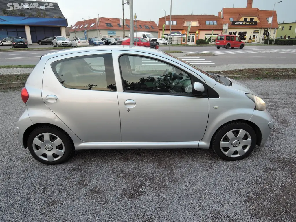 Toyota Aygo 1,0 VVT-i Cool Servis 116tkm 2007 - fotka 4