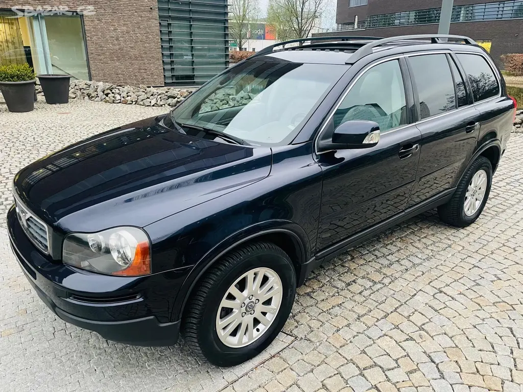 Volvo XC90, 2.4D5 136KW 4x4 AUT SERVISKA - fotka 4