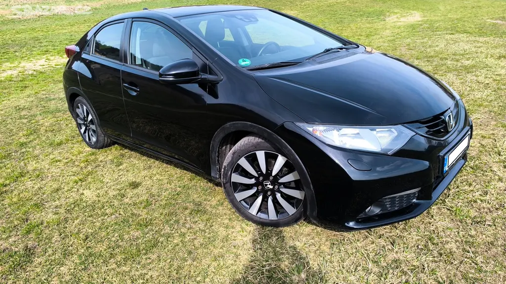 Honda Civic 1.8 i-VTEC 2014 - Top výbava - fotka 4