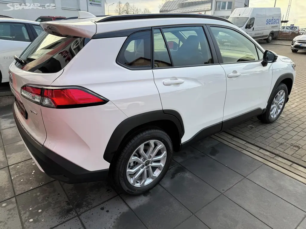 Toyota Corolla Cross, 1.8HEV 140PS Comfort Business - fotka 6