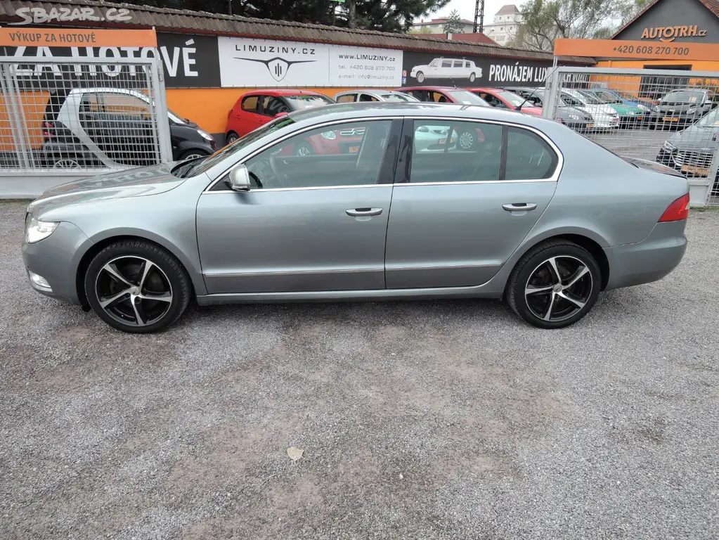 Škoda Superb, 2,0 TDi 125kW ČR Elegance 2009 - fotka 3