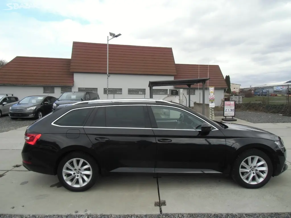 Škoda Superb 1.4 TSI iV 160kW PHEV DSG - fotka 4