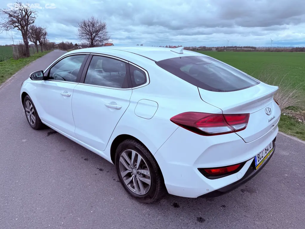 Hyundai I30 2018, 1.4TGDi 104kW 92000km - fotka 4