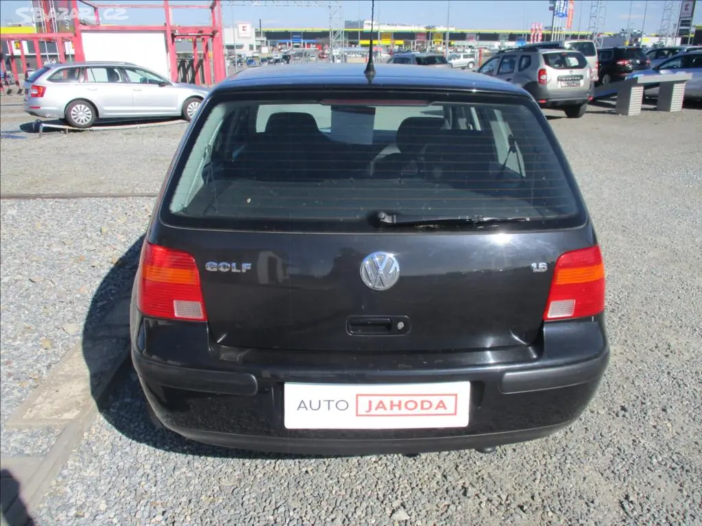 Volkswagen Golf, 1,6 i, klimatizace, ABS, - fotka 6