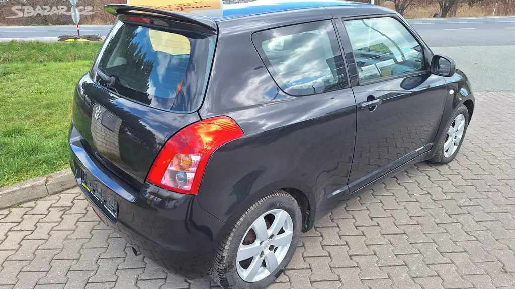Suzuki Swift 1.3i/68kW, r.2010, 159910 km-Serv.kn. - fotka 6