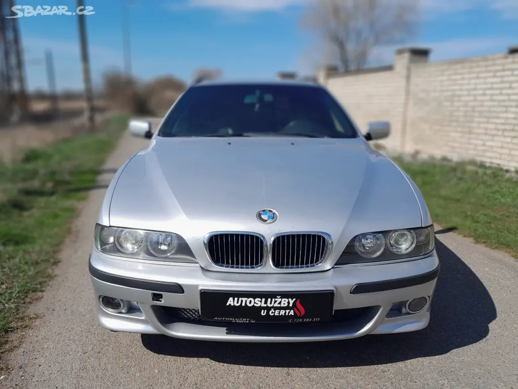 BMW 5 Series Touring 4.4 V8