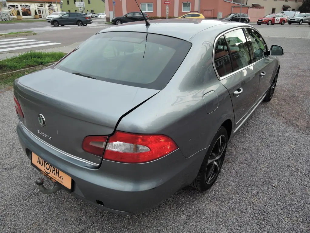 Škoda Superb, 2,0 TDi 125kW ČR Elegance 2009 - fotka 5