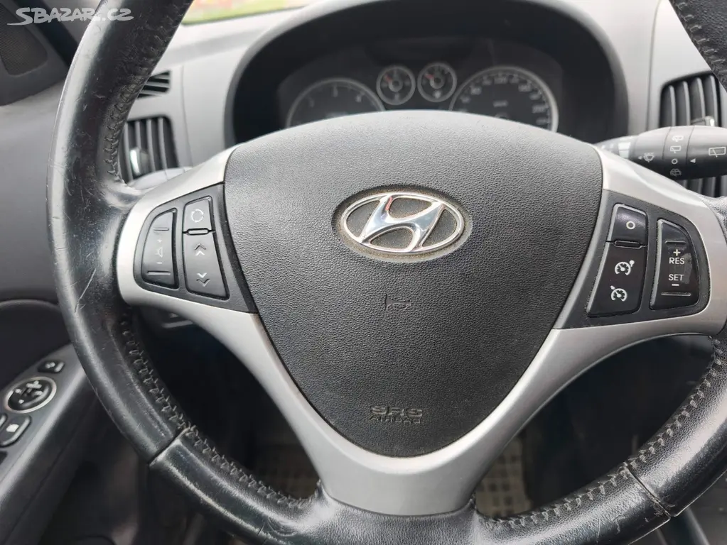 Hyundai i30 CW kombi 1.6 CRDI - fotka 3