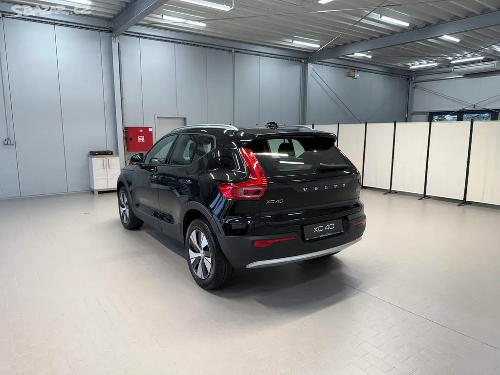 Volvo XC40, B3 2.0L 163 HP AT7 FWD CORE - fotka 3
