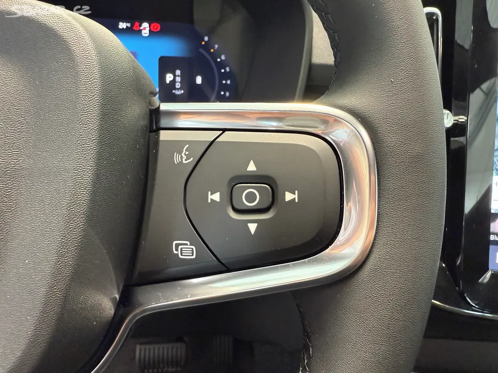 Volvo XC40, B3 2.0L 163 HP AT7 FWD CORE - fotka 5