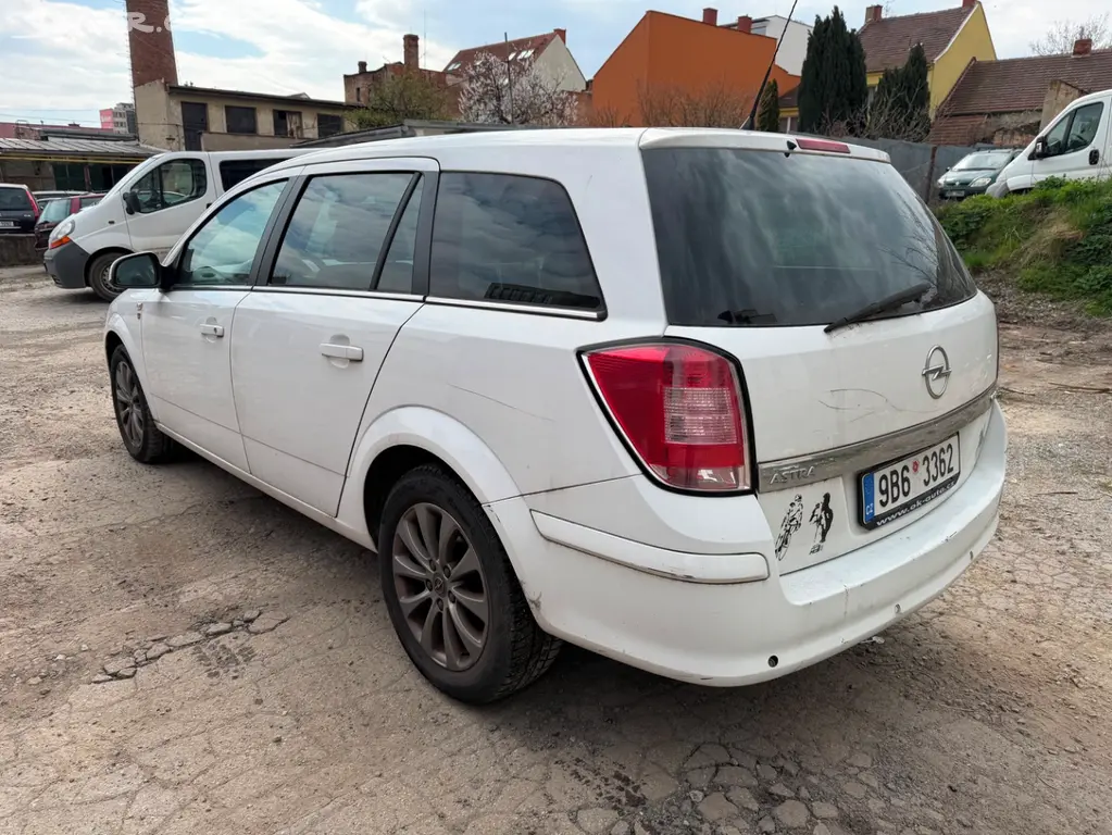 Opel Astra kombi 1.7 CDTi - fotka 3