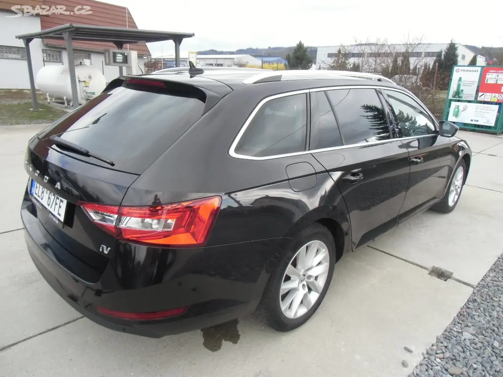 Škoda Superb 1.4 TSI iV 160kW PHEV DSG - fotka 5