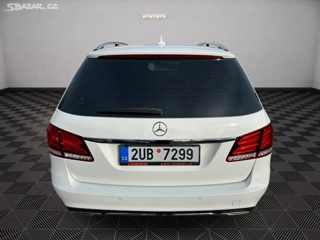 Mercedes-Benz Třídy E, 220Cdi Avantgarde 9G-Tronic - fotka 6